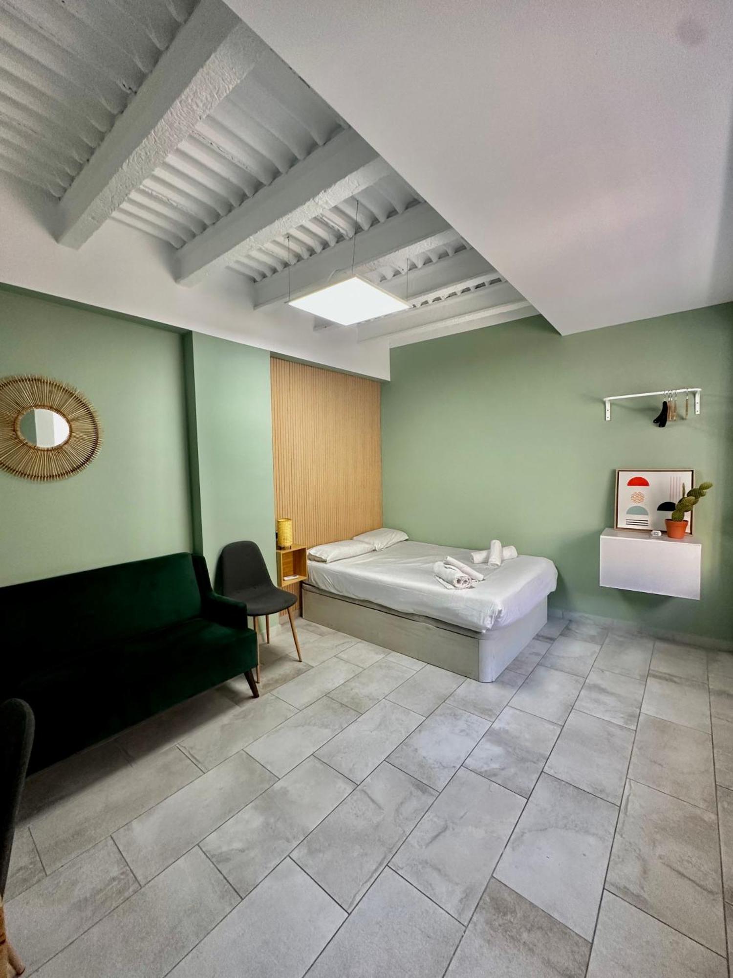 Lovely Studio Apartment マラガ エクステリア 写真