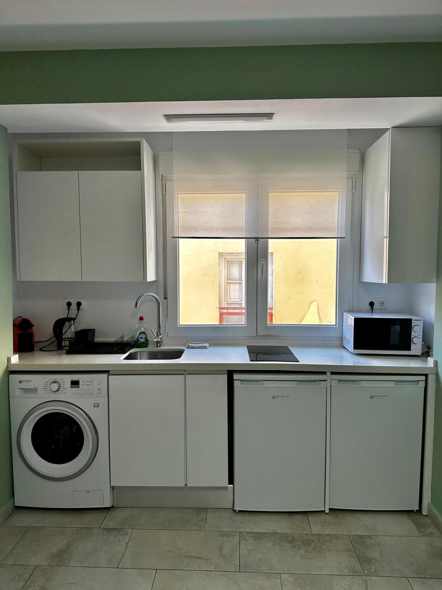 Lovely Studio Apartment マラガ エクステリア 写真